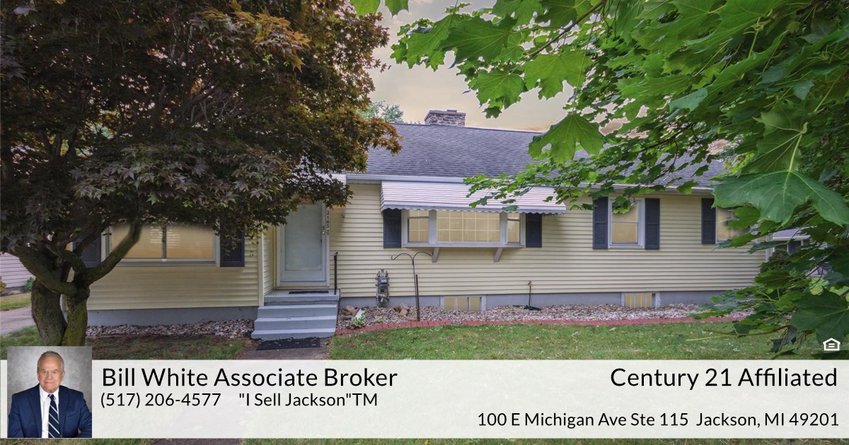 2165 Maple Dr, Jackson, MI 49203
